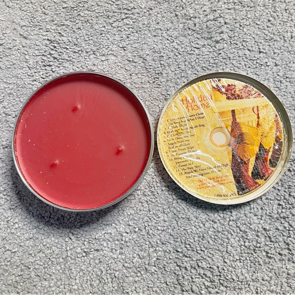 Rare The O'Neill Brother's Candle by Old VA. Candle Co. Holiday Home Apple W/ CD - Picture 3 of 4